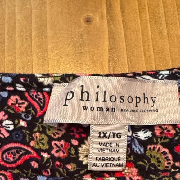 Philosophy Black and Red Floral Blouse - Picture 5 of 12